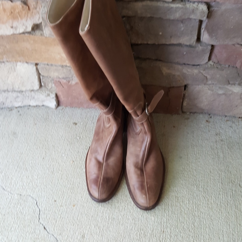 Charles David Boots - Picture 2 of 3
